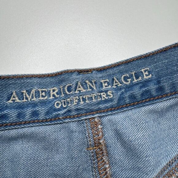 American Eagle | Light Wash Distressed Mom Jean - Picture 5 of 7